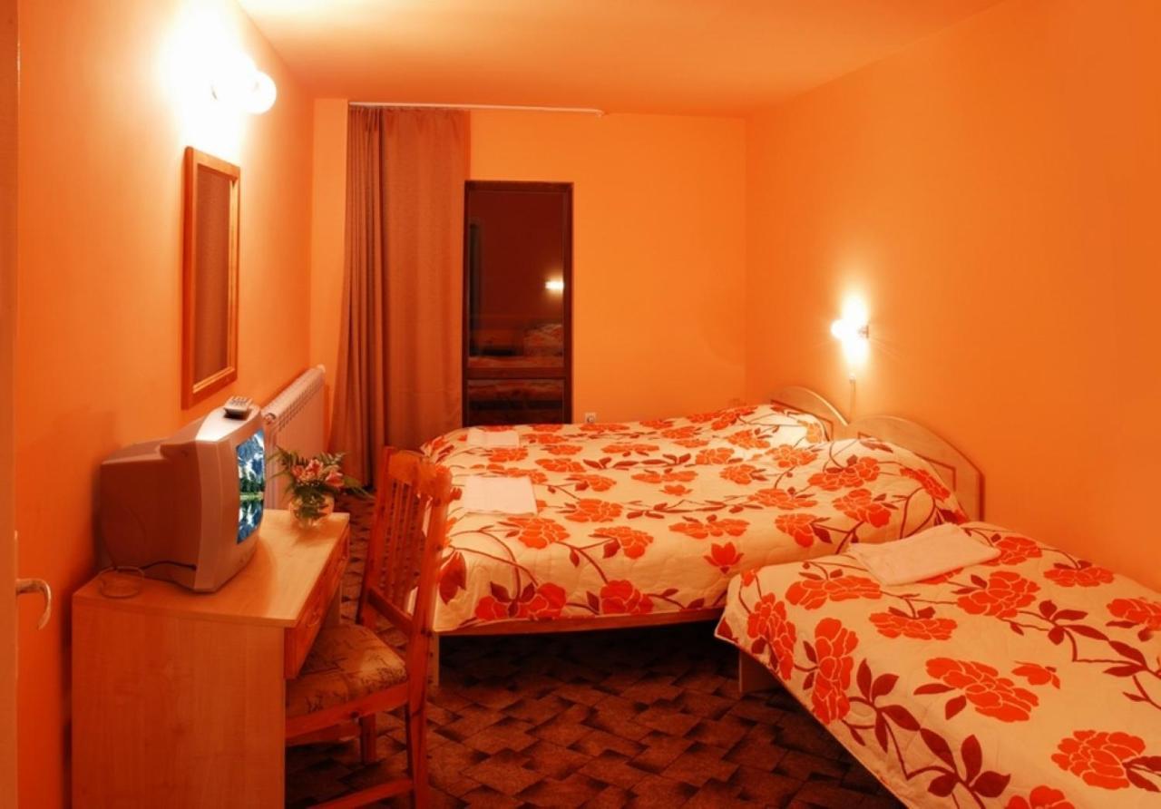 Tourist Center Momina Krepost Hotel Veliko Tŭrnovo Exterior foto