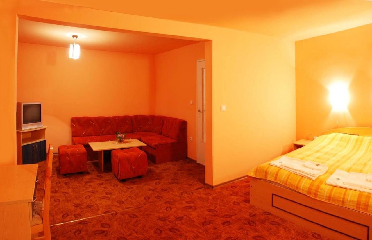 Tourist Center Momina Krepost Hotel Veliko Tŭrnovo Exterior foto